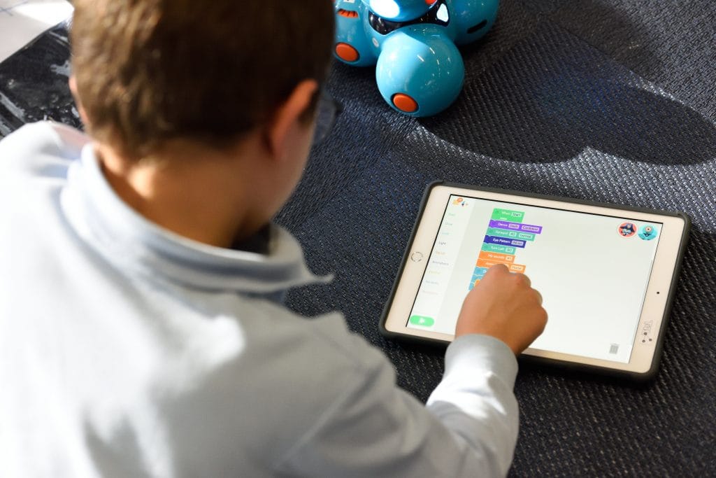 Cheat Sheet: Why Asynchronous Learning Is Best According To Science image.